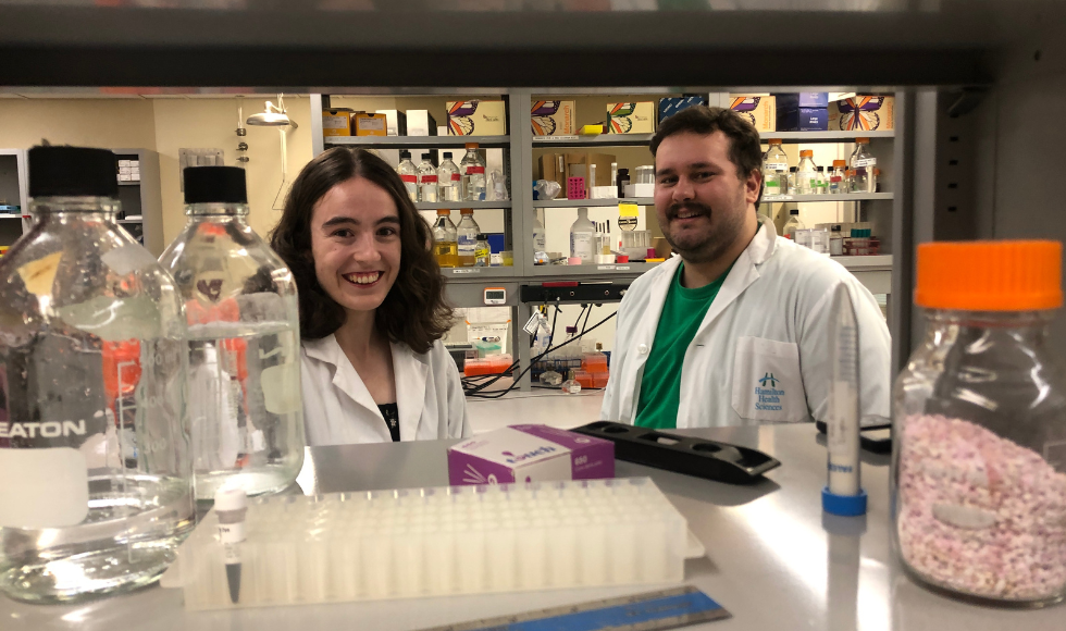 Sierra Vaillancourt and Feliz Croteau in the lab.